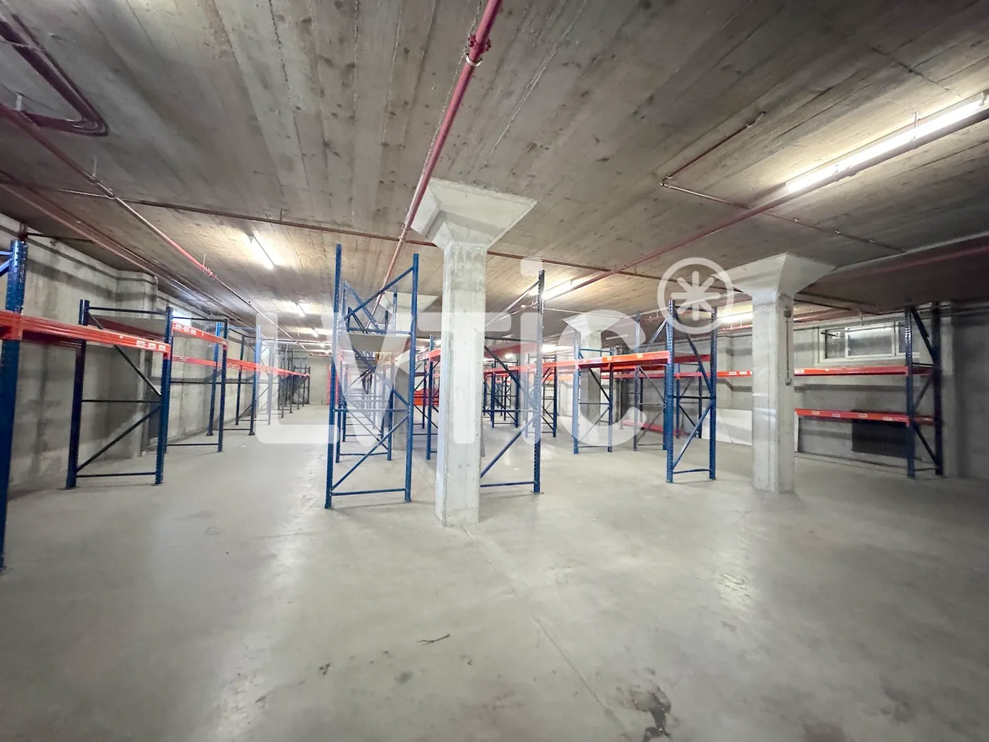 500 m2 and 510 m2 warehouses for rent in Romanel-sur-Lausanne - Photo 2 of 8