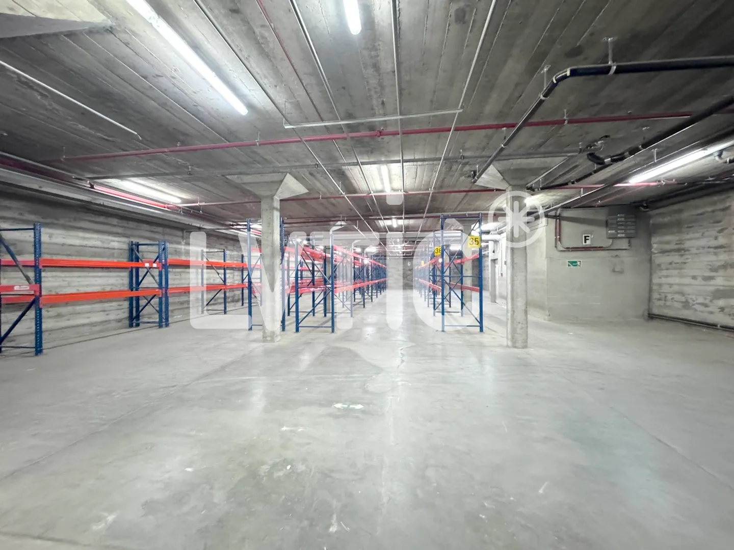 500 m2 and 510 m2 warehouses for rent in Romanel-sur-Lausanne - Photo 4 of 8