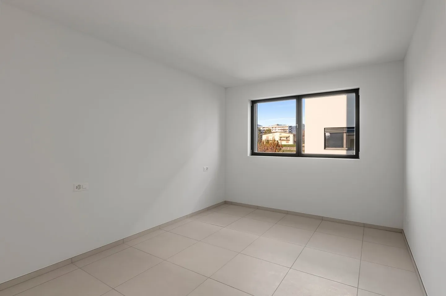 FIRST RENTAL - New three-room apartment with excellent finishes - Photo 8 of 17