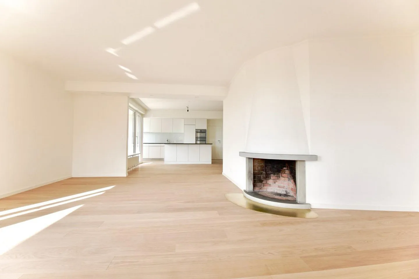 Luxuriöses Einfamilienhaus mit See- und Bergsicht - Foto 1 von 13