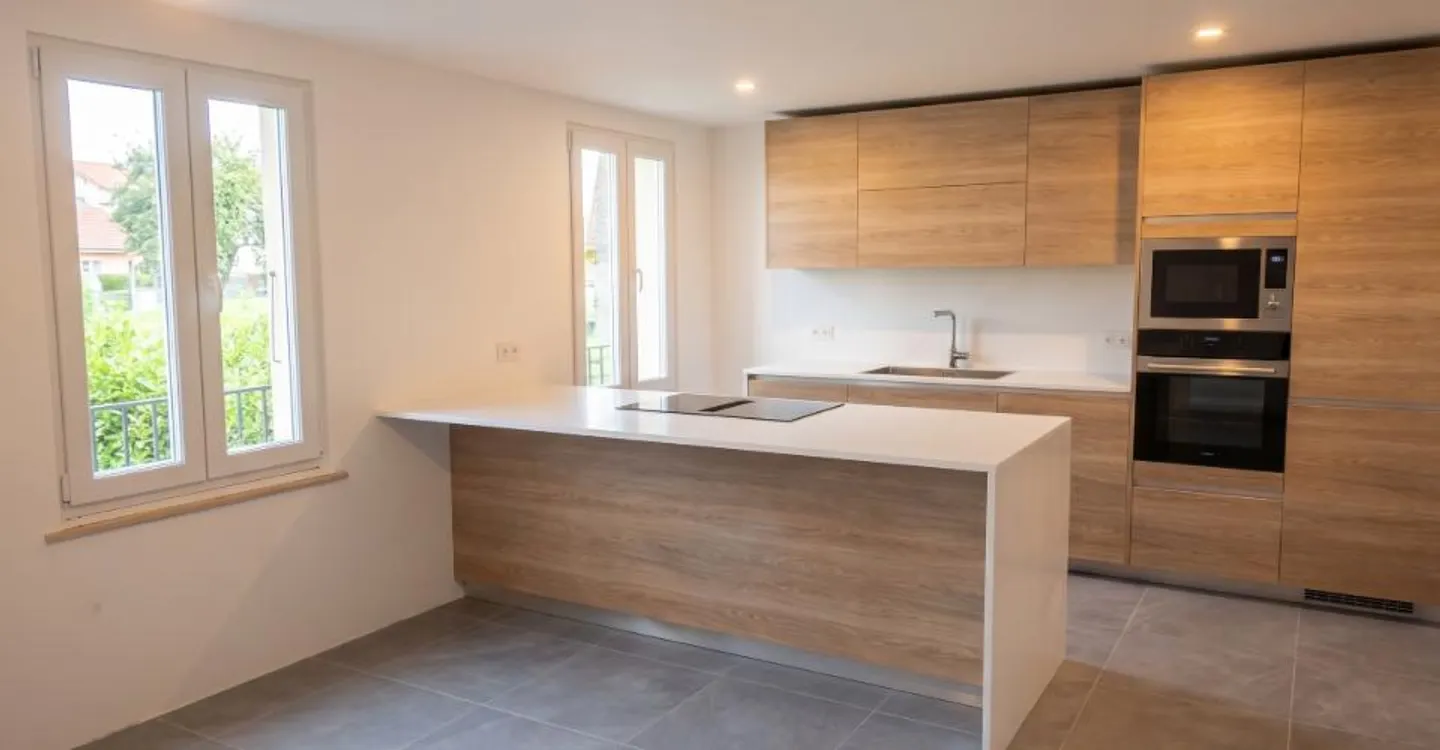 Renovated Townhouse in Epalinges - Photo 2 of 8