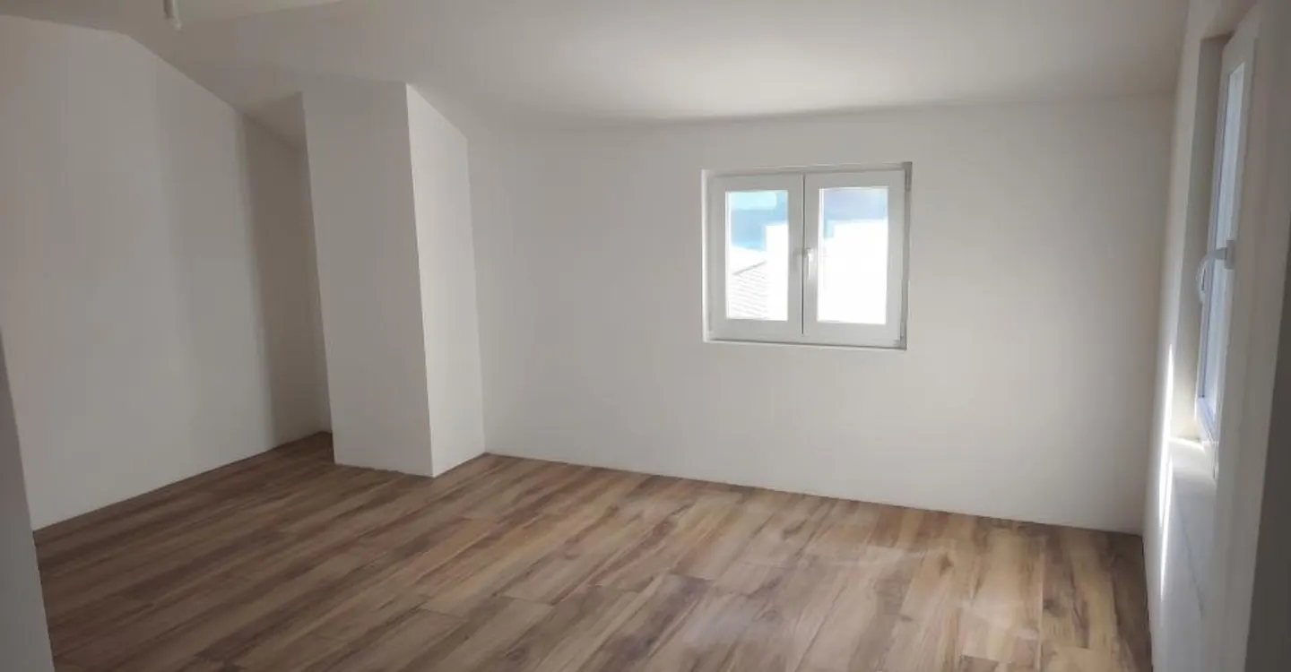 Renovated Townhouse in Epalinges - Photo 3 of 8
