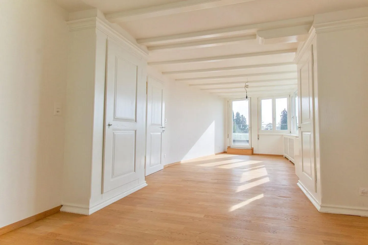 Luxuriöses Einfamilienhaus mit See- und Bergsicht - Foto 4 von 13