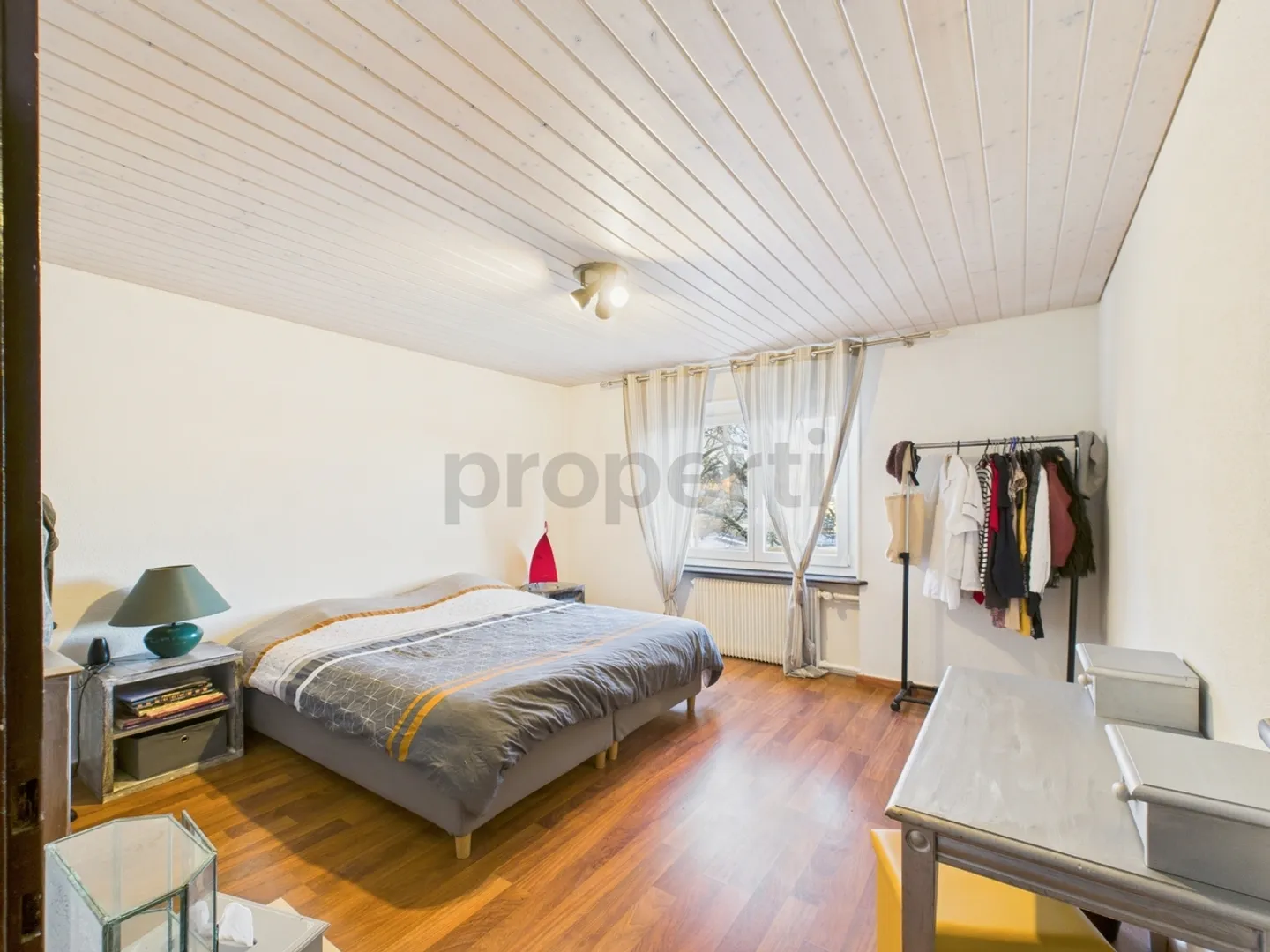 Maison individuelle spacieuse avec deux appartements et jardin à Les Bois - Photo 9 sur 13