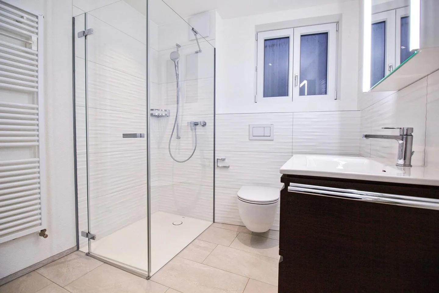 Luxuriöses Einfamilienhaus mit See- und Bergsicht - Foto 9 von 13