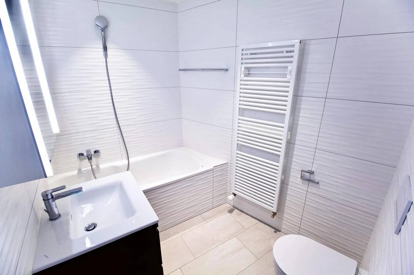 Luxuriöses Einfamilienhaus mit See- und Bergsicht - Foto 8 von 13