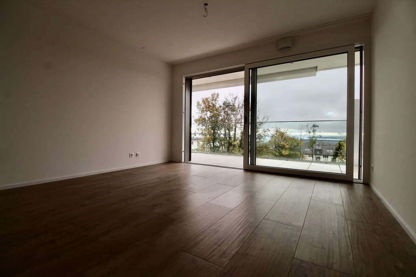 Recent and bright 2-room apartment, with view and large terrace - Photo 6 of 10