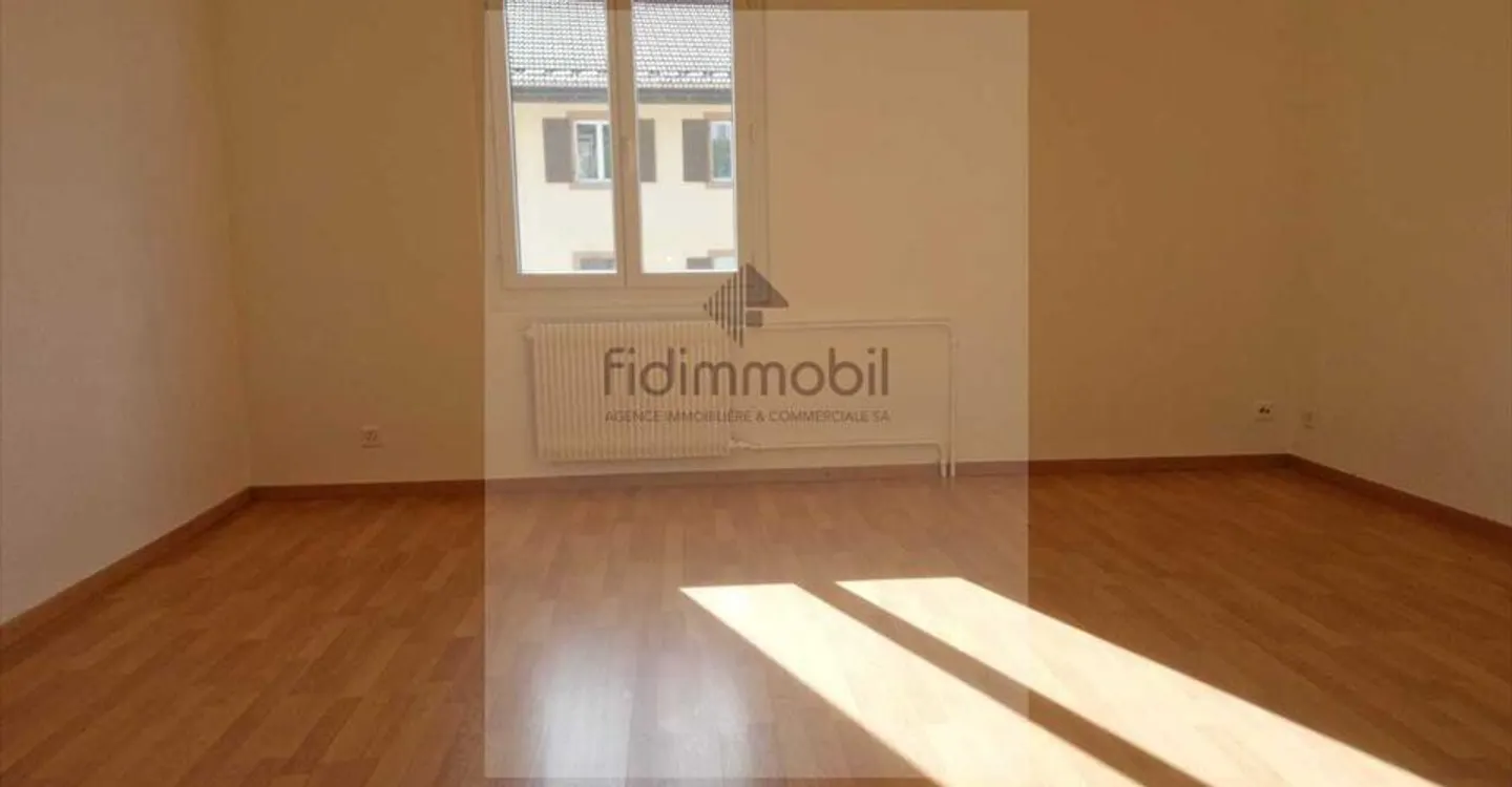 Erhabene 4.5 Zimmer mit Garten und Ankleidebereich - Foto 5 von 12