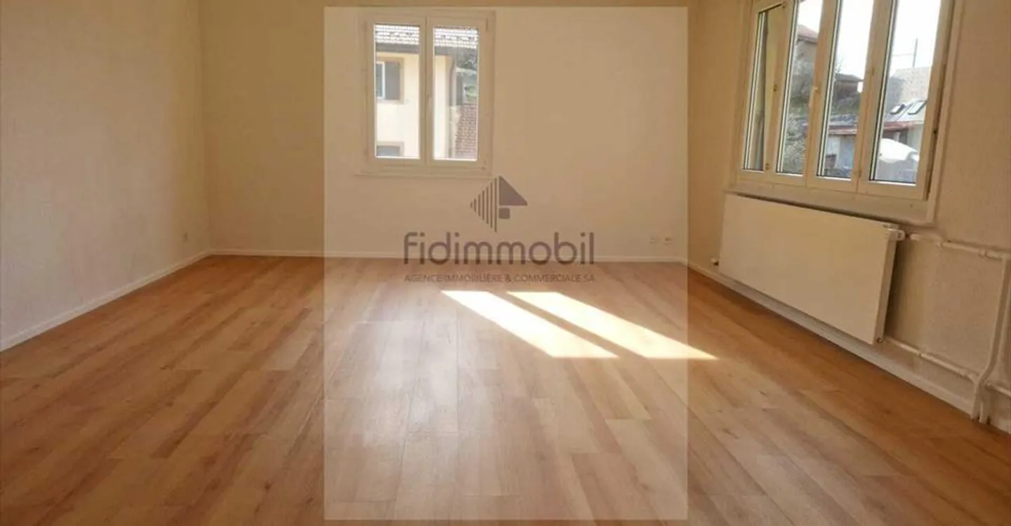 Erhabene 4.5 Zimmer mit Garten und Ankleidebereich - Foto 9 von 12