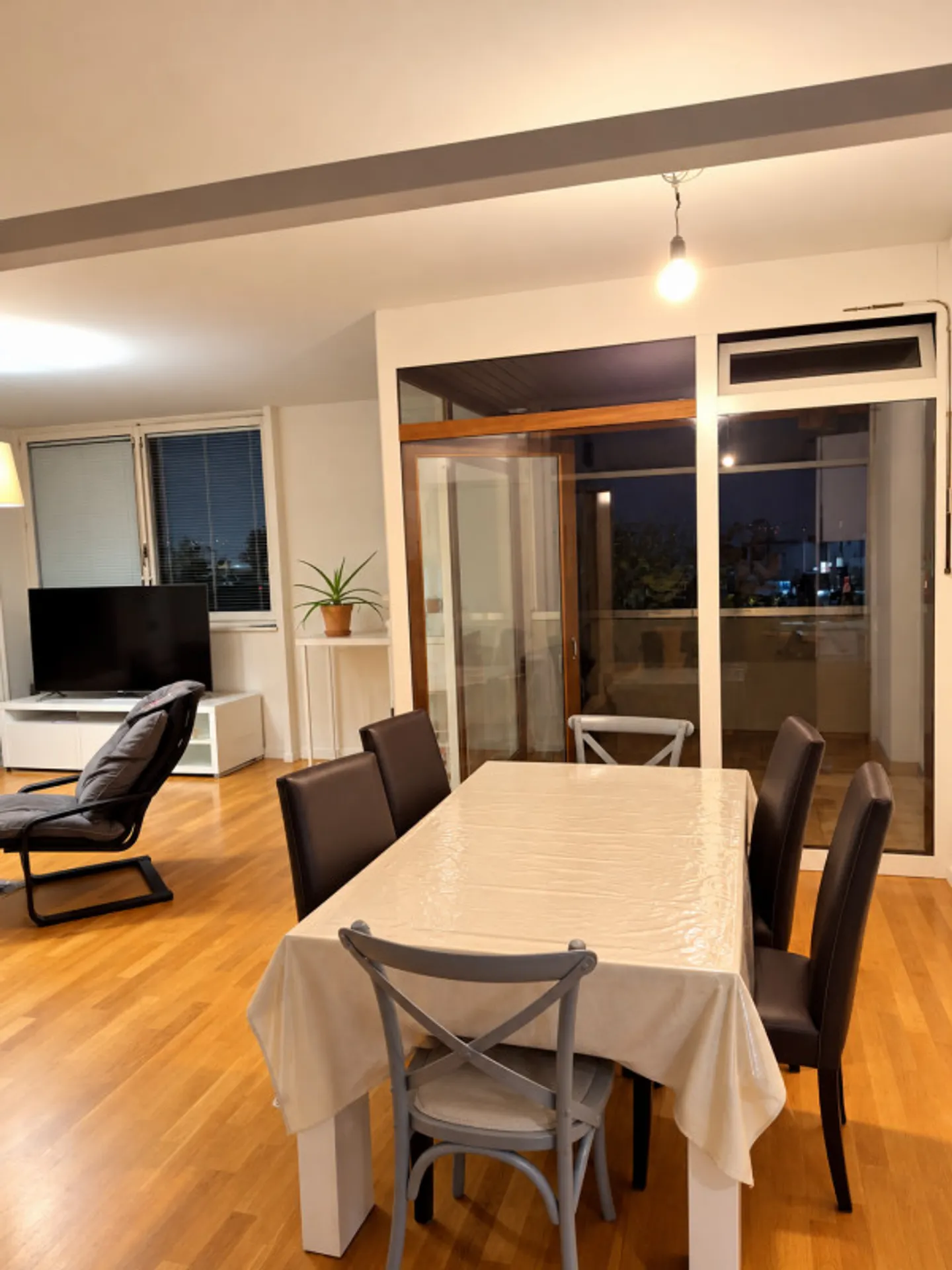 Appartement 4 pièces avec loggia - Photo 2 sur 10