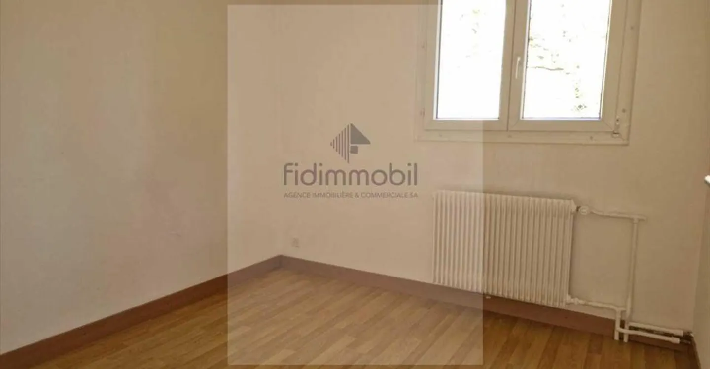 Erhabene 4.5 Zimmer mit Garten und Ankleidebereich - Foto 10 von 12