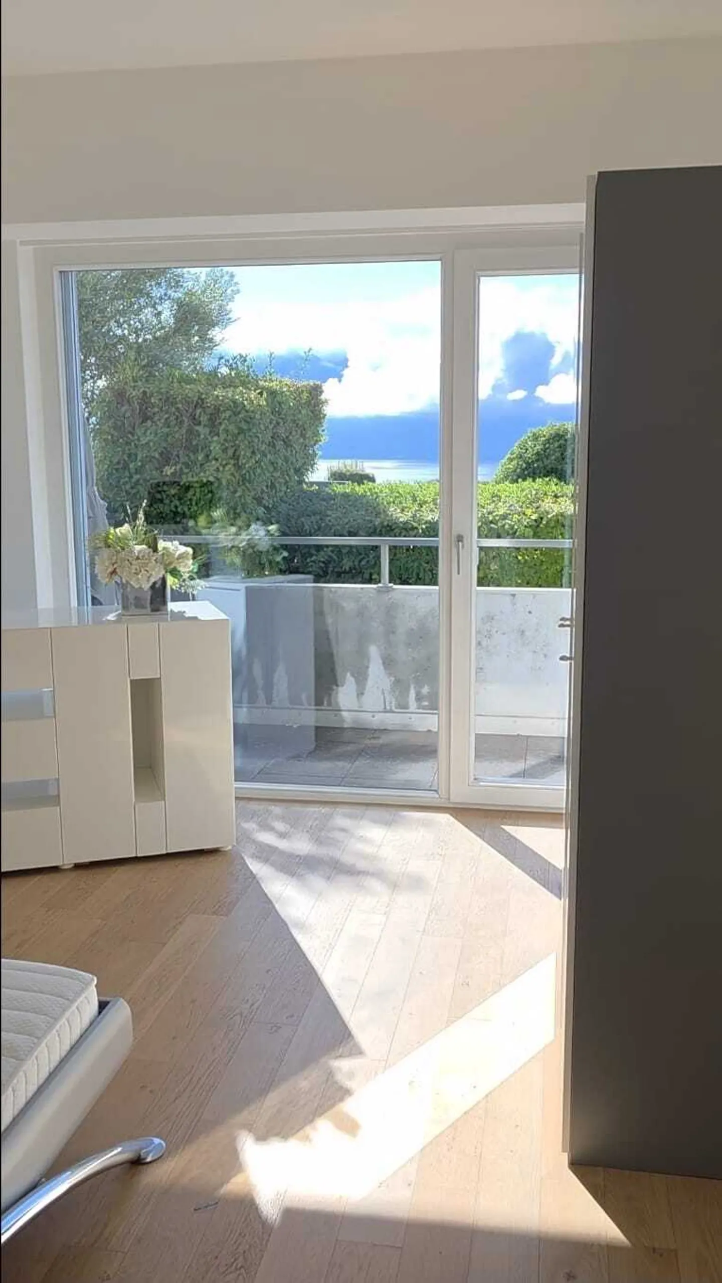 LUTRY - BEAUTIFUL 4.5-ROOM APARTMENT WITH LAKE VIEW - Photo 12 of 13