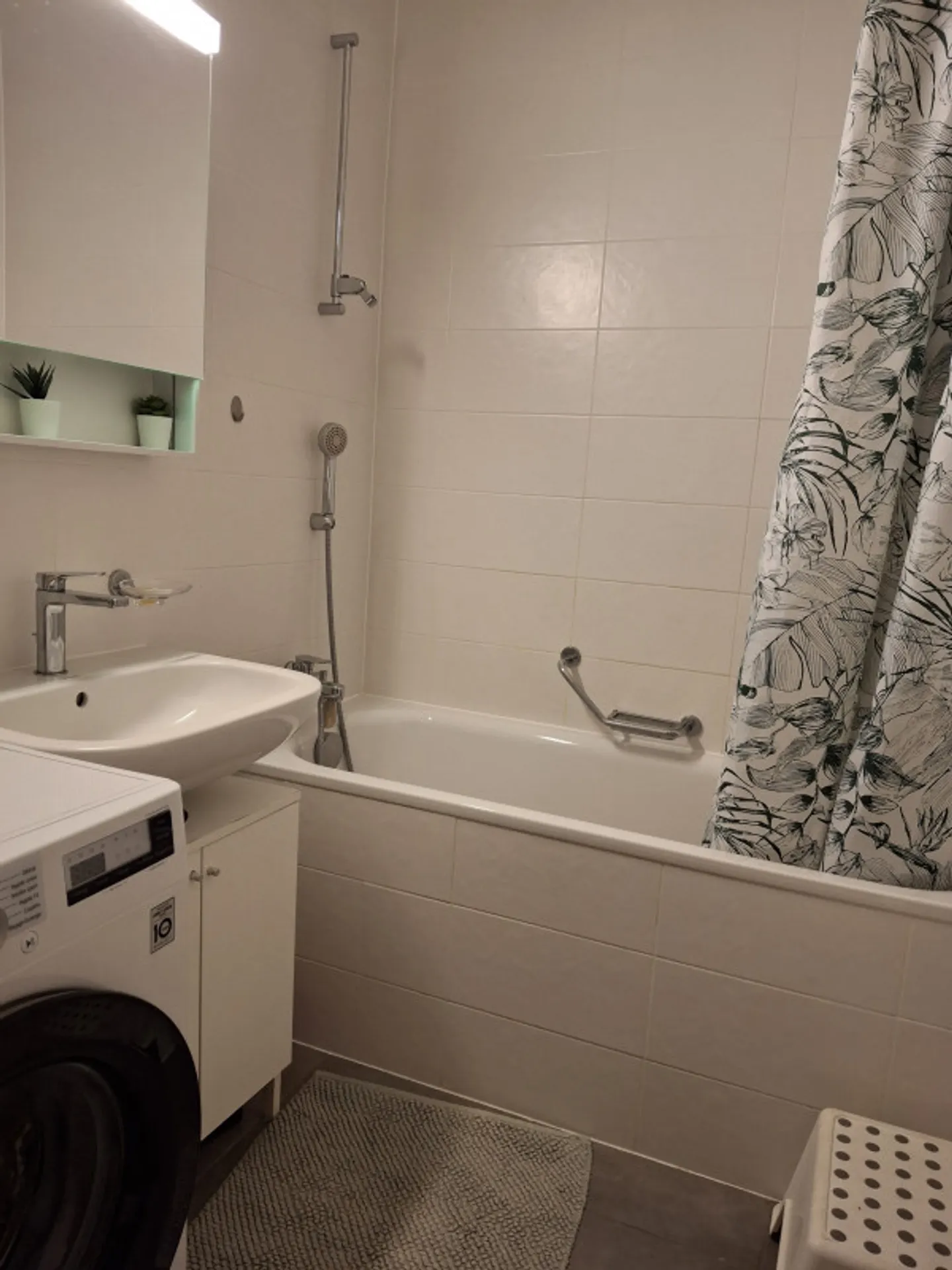Appartement 4 pièces avec loggia - Photo 8 sur 10