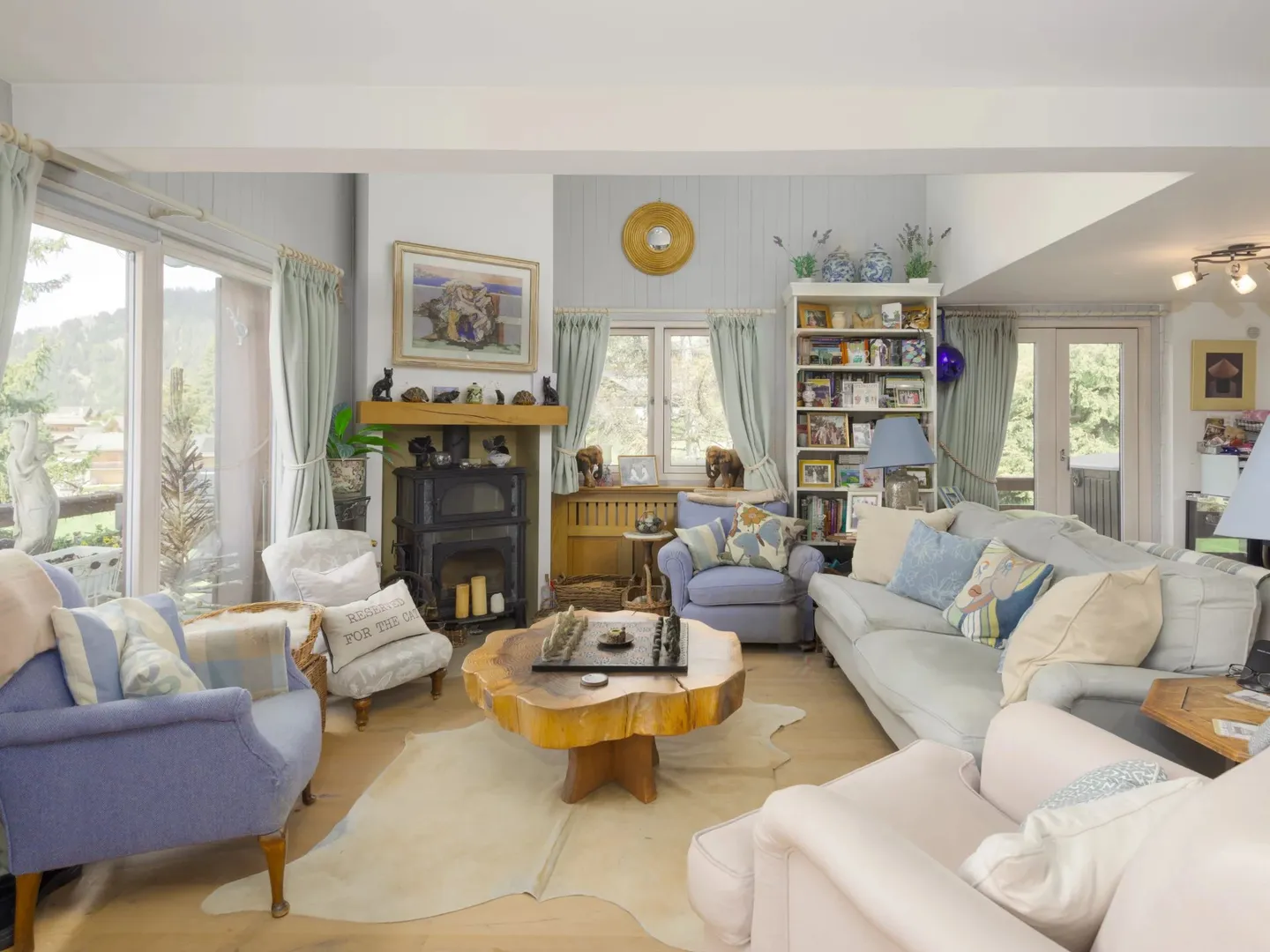 Appartamento di 4 stanze con vista molto bella - Foto 1 di 12