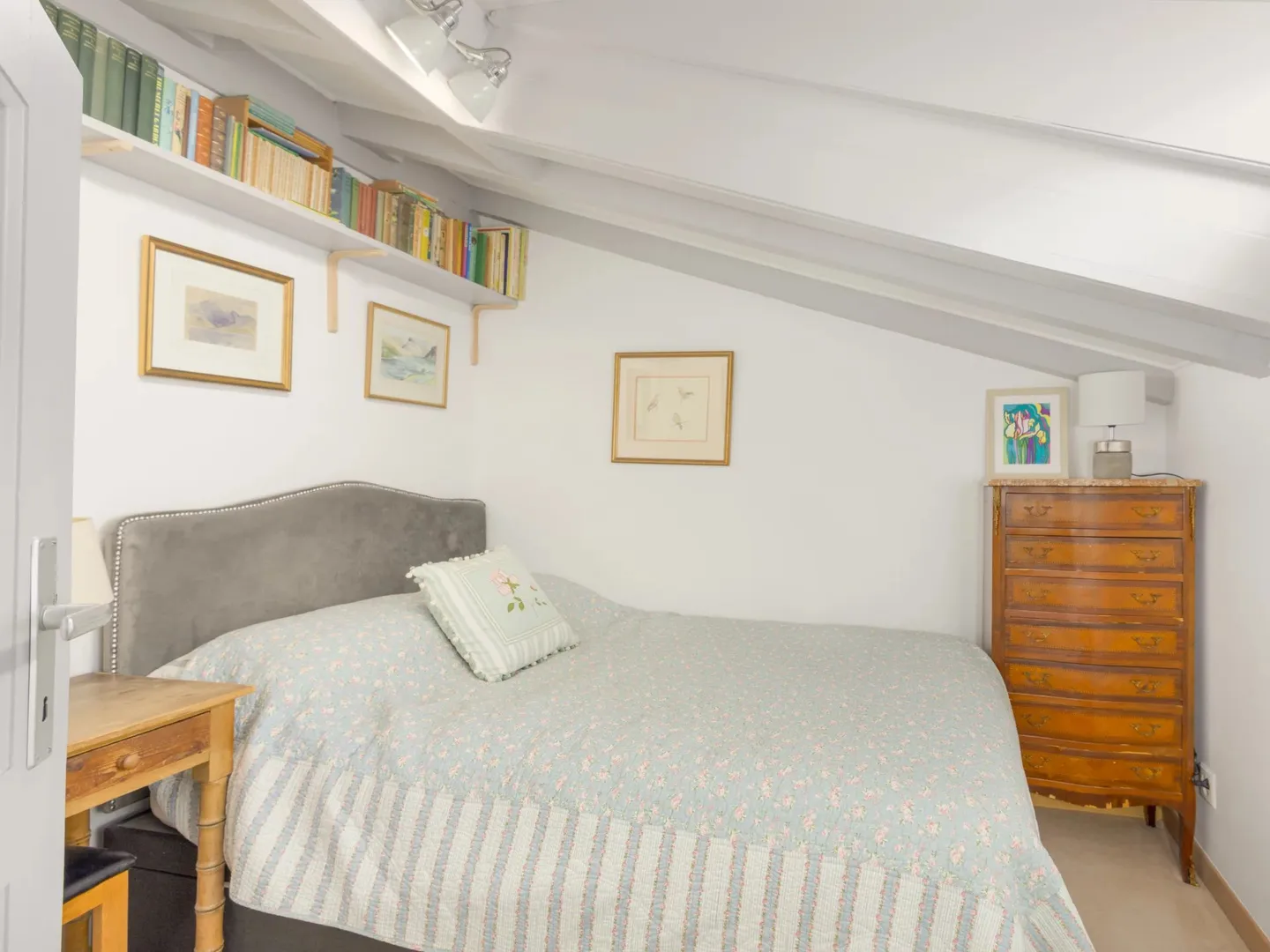 Appartamento di 4 stanze con vista molto bella - Foto 6 di 12