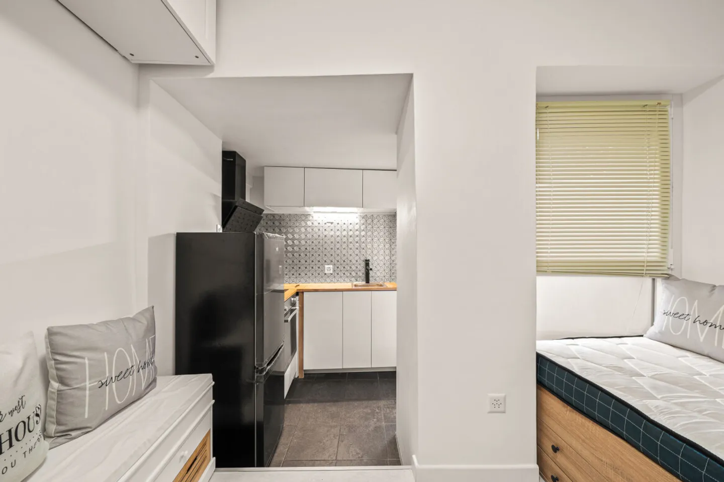 Incantevole studio ristrutturato - Venduto arredato - Foto 2 di 5