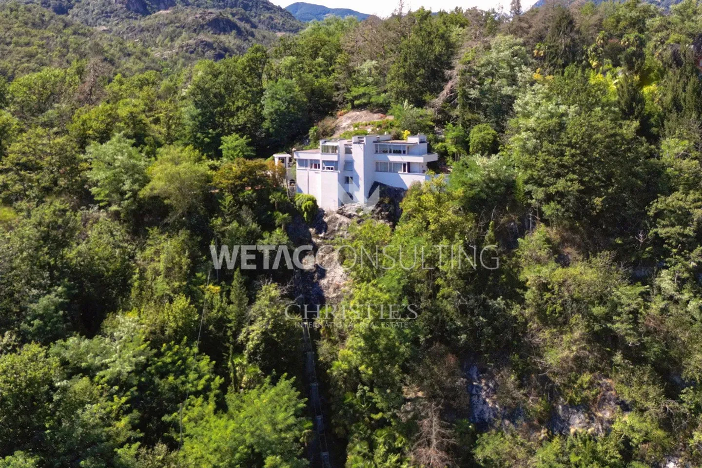 Losone: Bellissima villa da ristrutturare nel verde in vendita - Foto 8 di 10