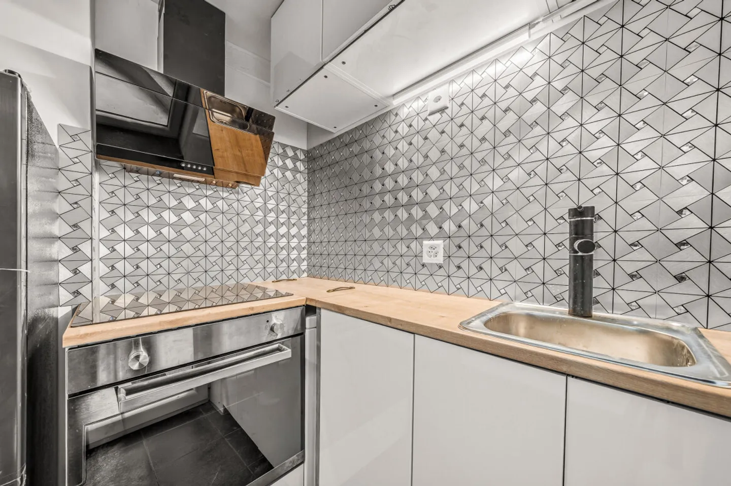 Incantevole studio ristrutturato - Venduto arredato - Foto 4 di 5