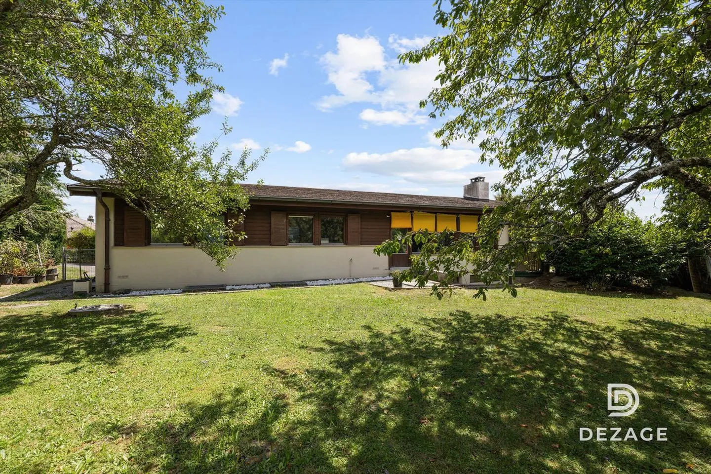 Haus zu renovieren in ruhiger Lage mit großem Garten, in der Nähe von Schulen und 20 Minuten von... - Foto 3 von 13