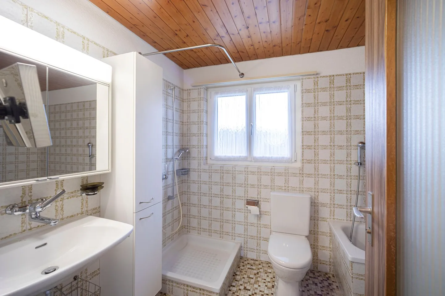 Arriving Home - Photo 15 of 23