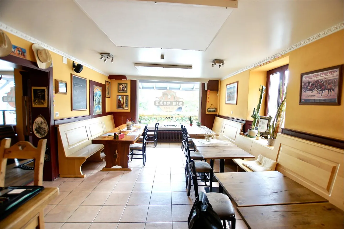 Renovated building from 2016 with 6 apartments + 1 bar-restaurant - Photo 3 of 20