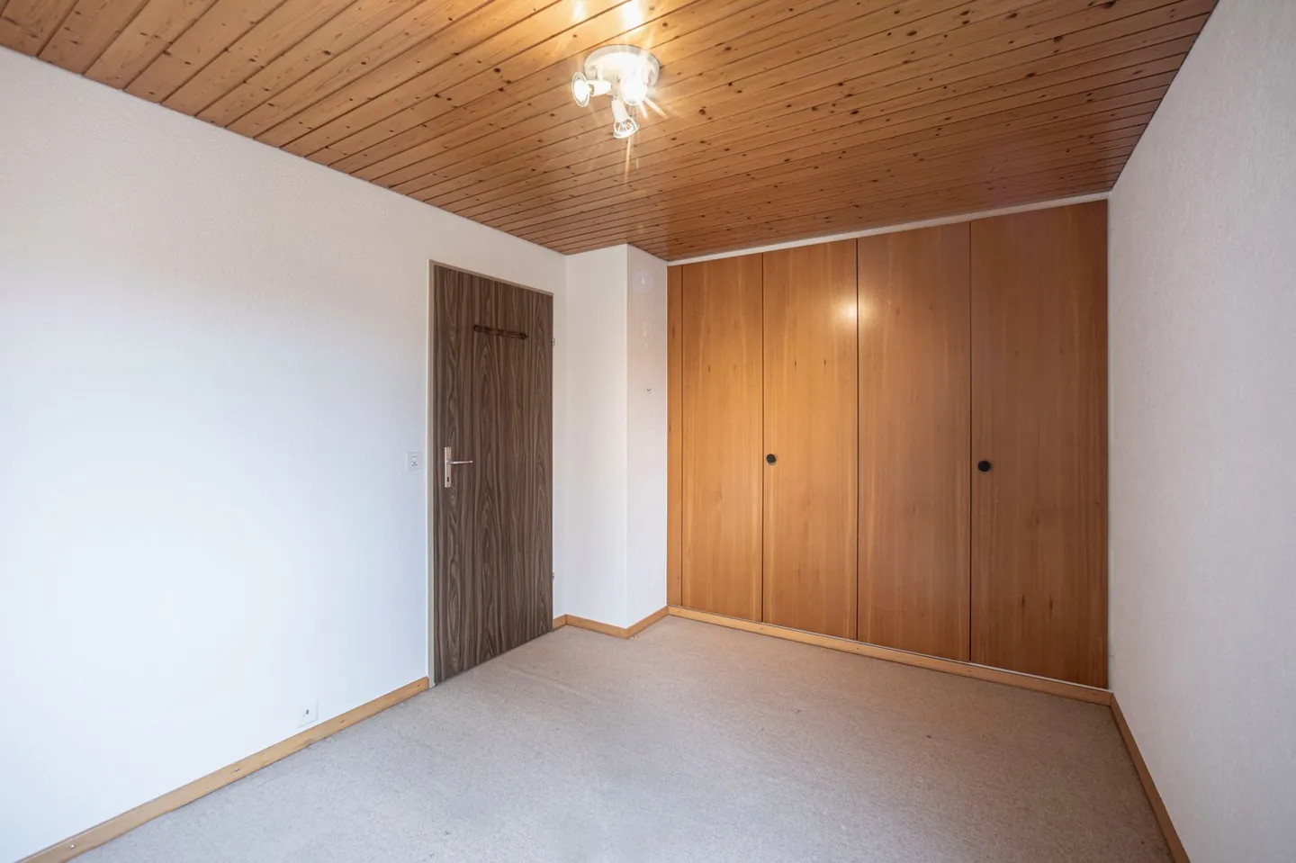 Arriving Home - Photo 19 of 23