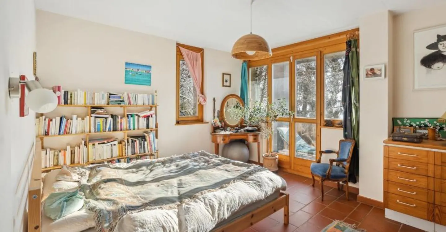 HOUSE WITH POOL IN THE HEART OF A BUCOLIC SETTING, WITH A VIEW OF THE LAKE - Photo 11 of 13