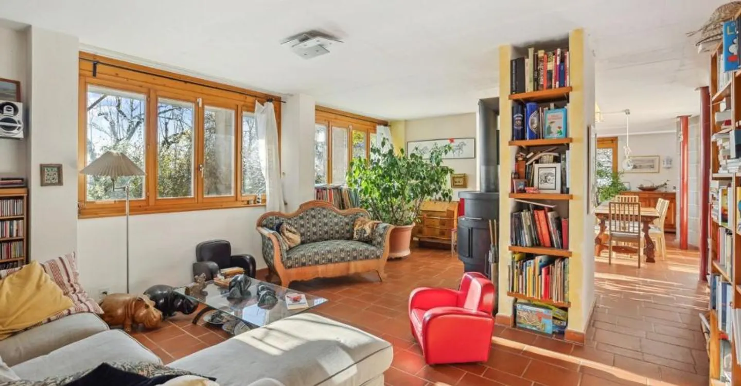 HOUSE WITH POOL IN THE HEART OF A BUCOLIC SETTING, WITH A VIEW OF THE LAKE - Photo 2 of 13