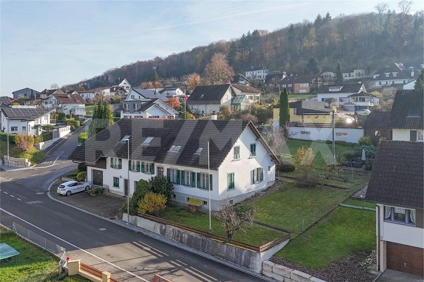 Grosszügiges Grundstück mit attraktiven Entwicklungsoptionen in Zeiningen zu verkaufen - Foto 8 von 8