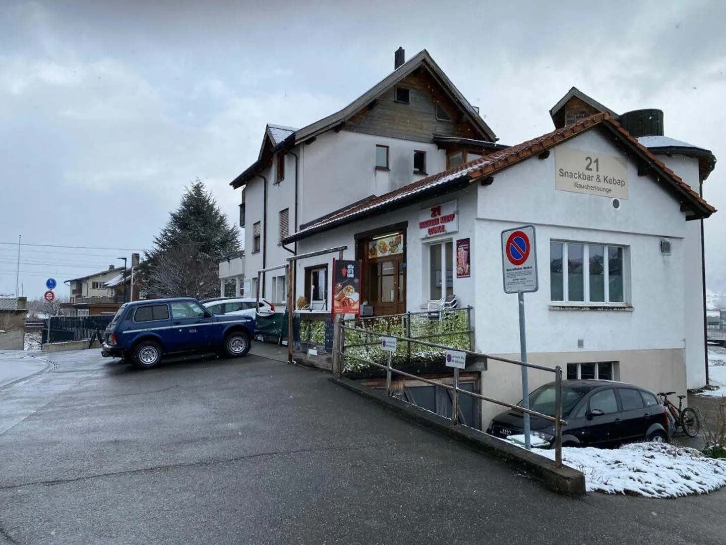 Local commercial dans la zone de la gare de Malans - Photo 1 sur 9