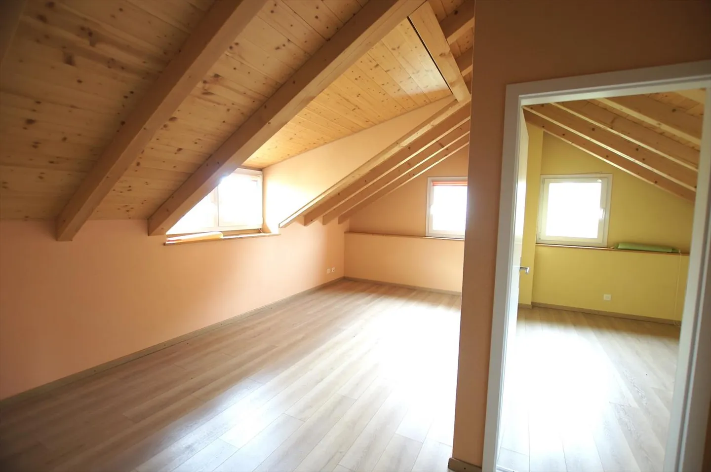 Renovated building from 2016 with 6 apartments + 1 bar-restaurant - Photo 19 of 20