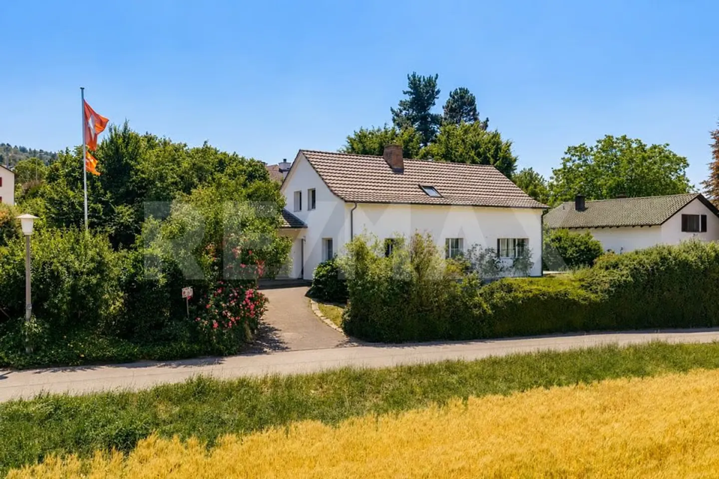 Charmantes Freistehendes Haus - Foto 1 von 13
