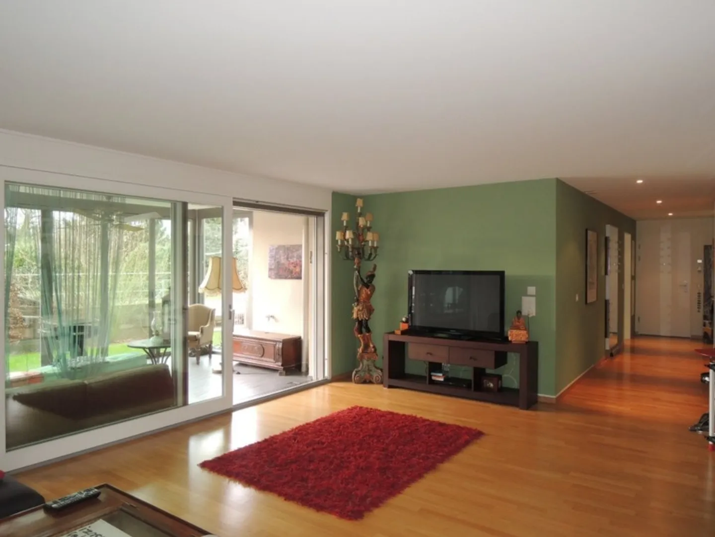 Moderne Wohnung mit Garten - Foto 3 von 8