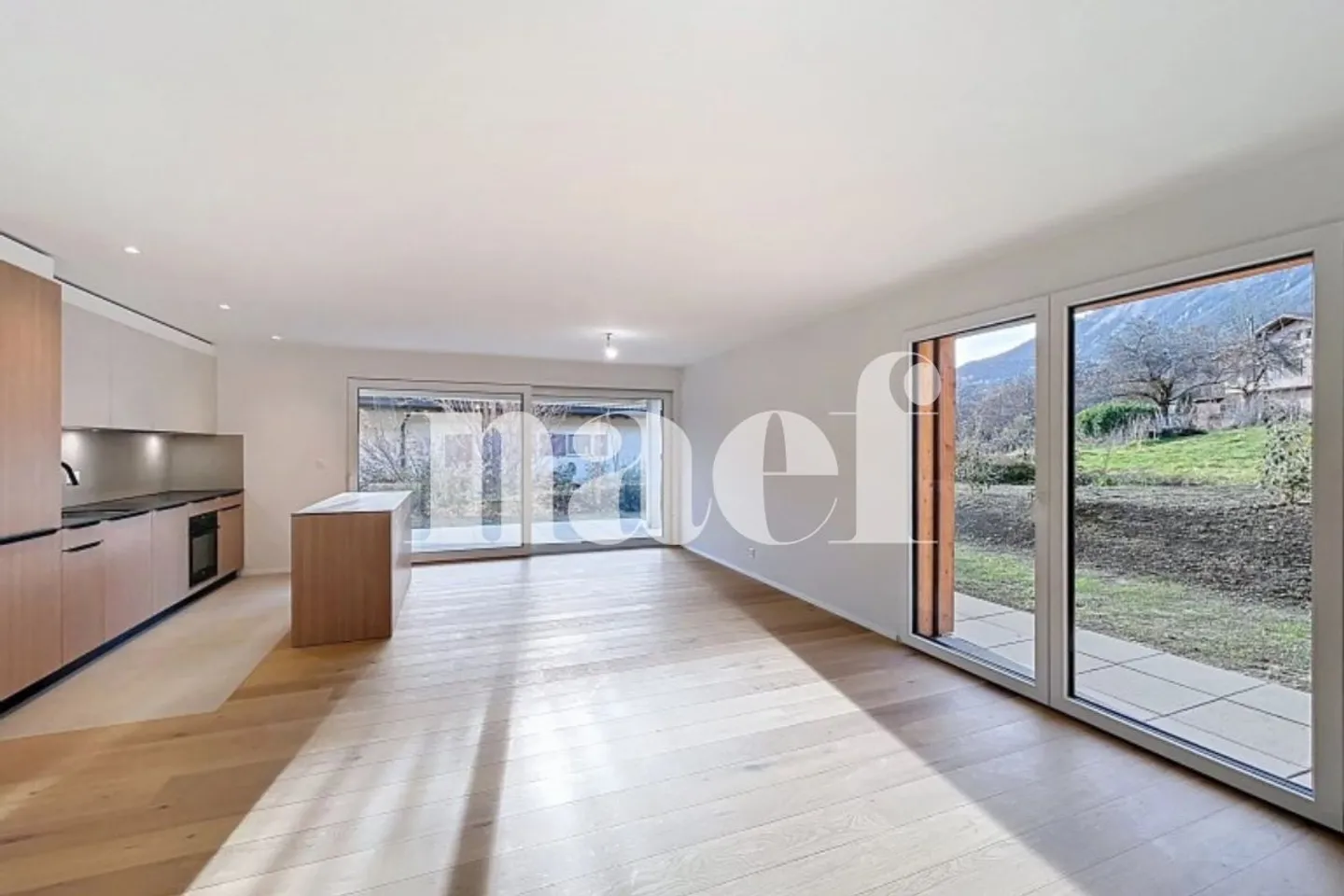 New 4.5-room apartment with large terrace and private garden for sale - Photo 3 of 8