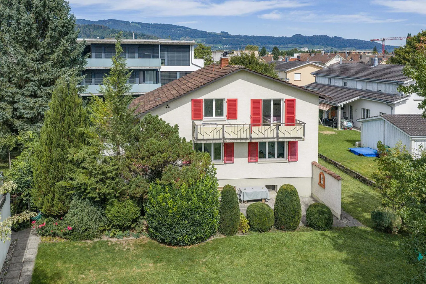 Single-family house - Photo 2 of 13