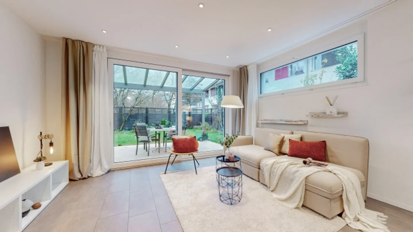 «VILLA MODERNA E SPAZIOSA CON 7,5 CAMERE» - Foto 2 di 8
