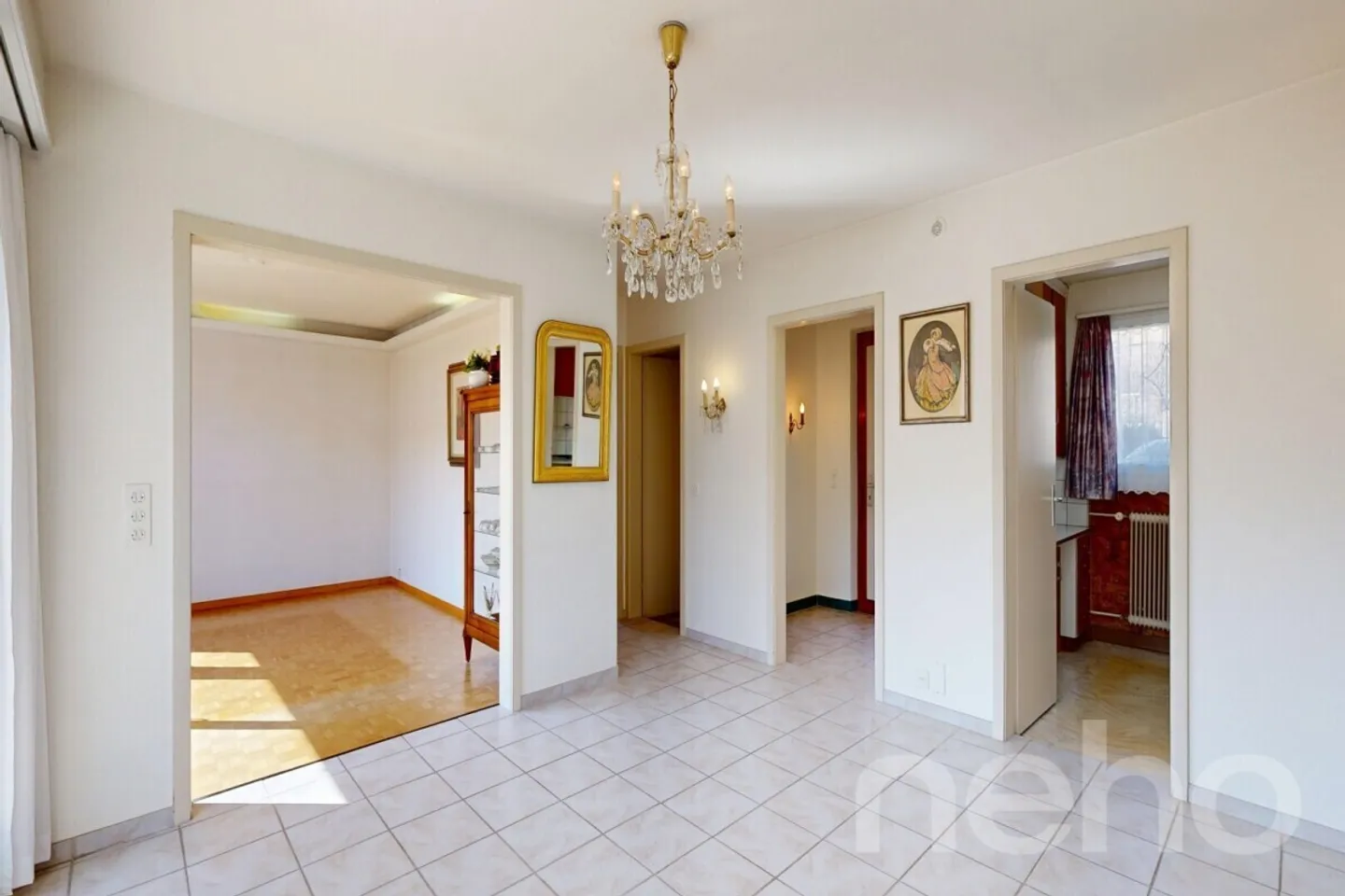 Charming single-family bungalow with 5.5 rooms and great potential - Photo 1 of 12