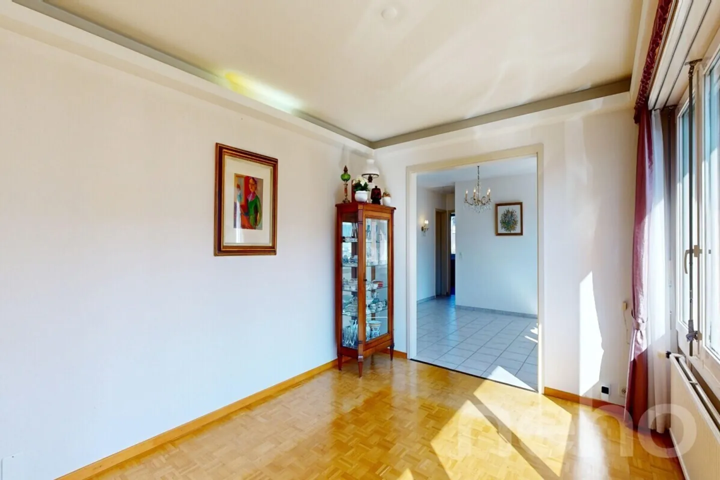 Charming single-family bungalow with 5.5 rooms and great potential - Photo 5 of 12