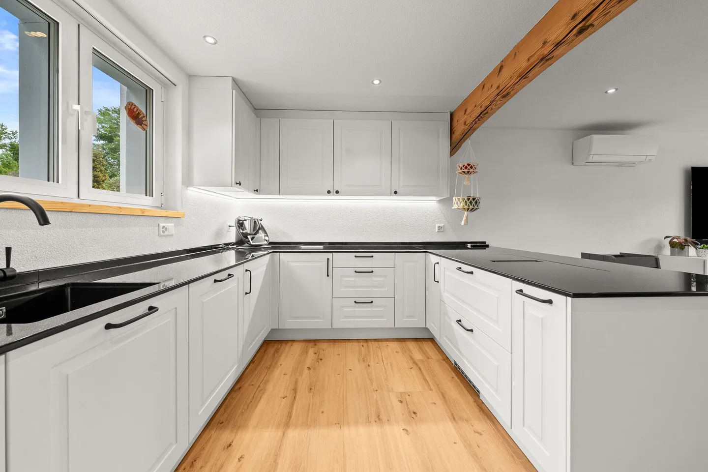 Maison d'angle de 5,5 pièces entièrement rénovée - Emménager et se sentir bien - Photo 13 sur 30