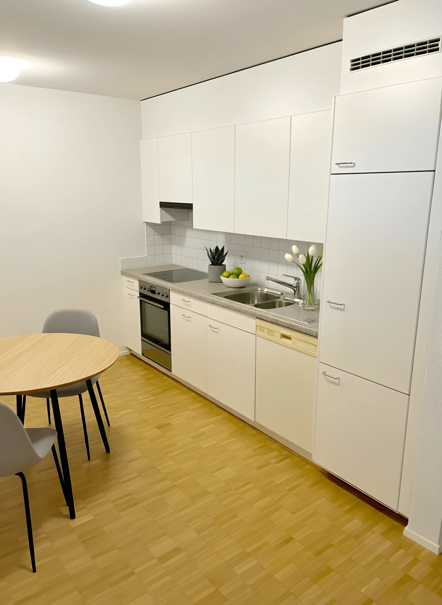 CENTRAL À DÄTTWIL - SPACIEUX APPARTEMENT DE 2,5 PIÈCES - Photo 3 sur 11