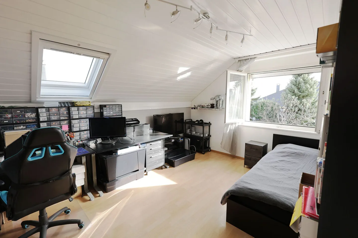 Spacious 6-room villa with classic architecture - Photo 18 of 19