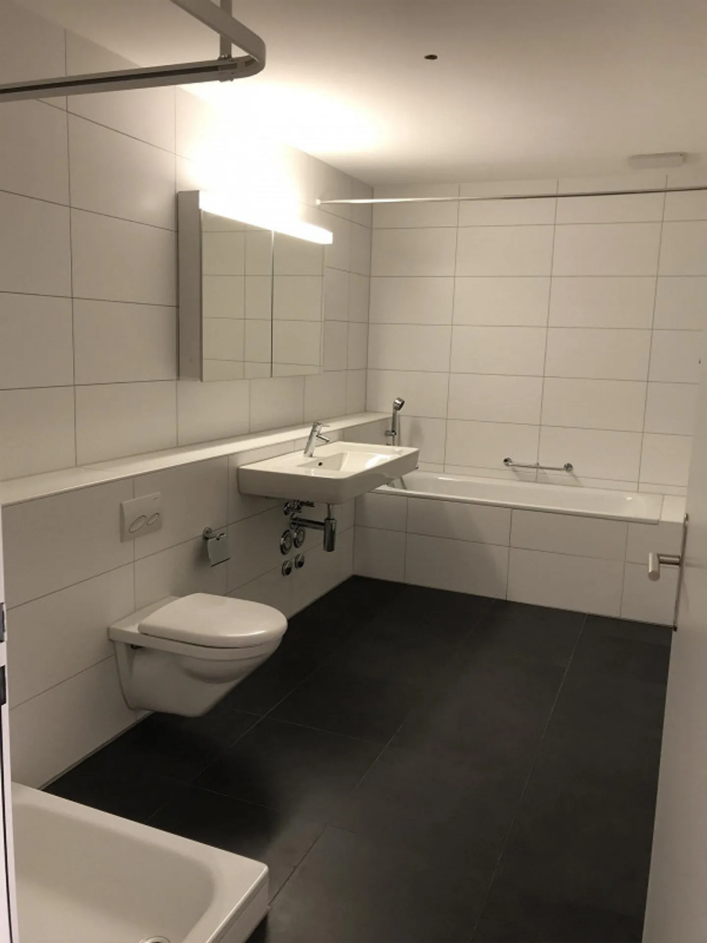 Premiere in your own four walls! - Photo 4 of 7