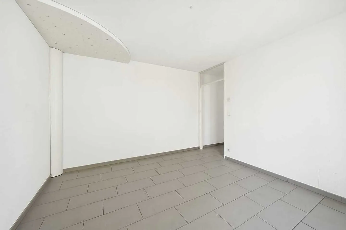 4.5-room penthouse apartment with large roof terrace! - Photo 8 of 13