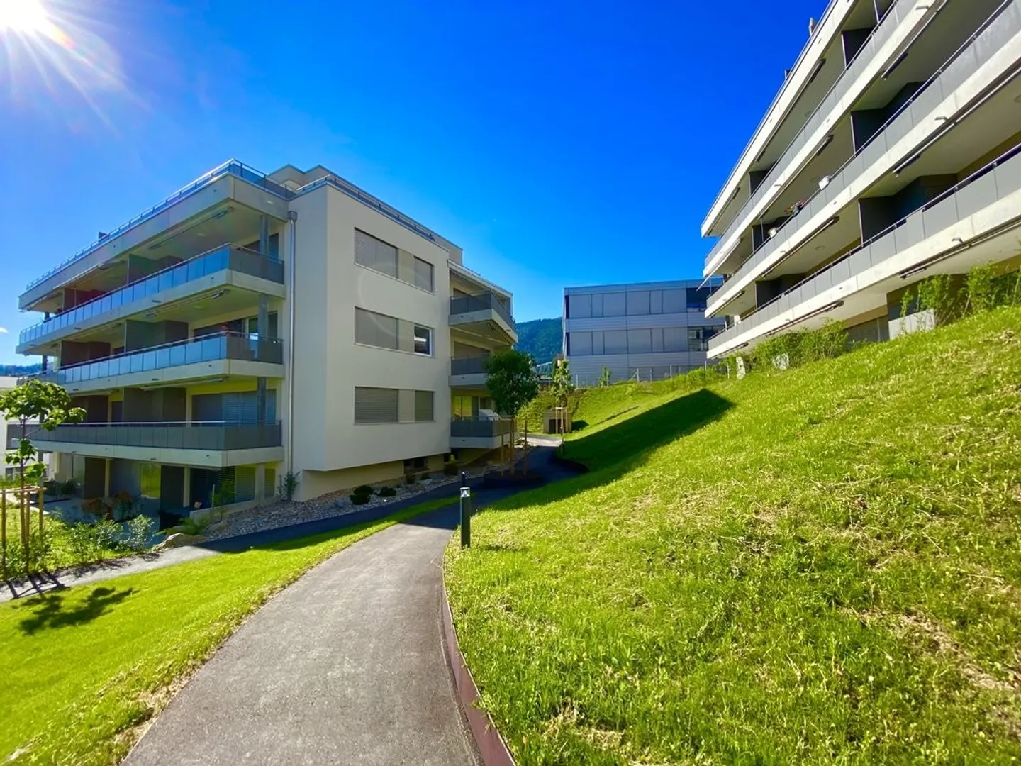 Appartamento moderno in zona verde - Foto 1 di 10