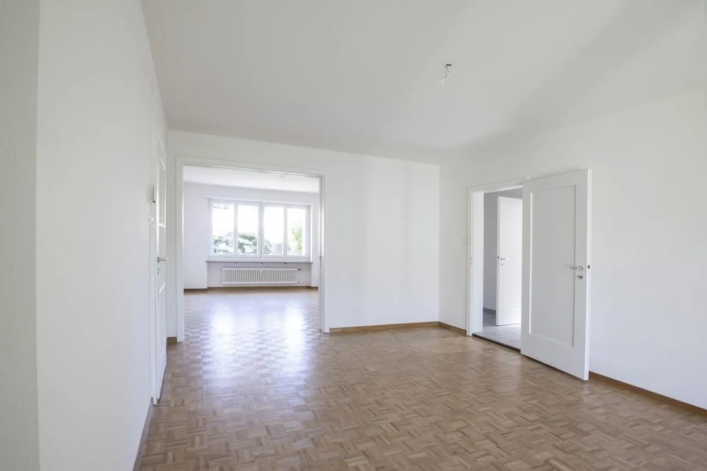 Bright apartment with balcony on Bruderholz - Photo 4 of 11