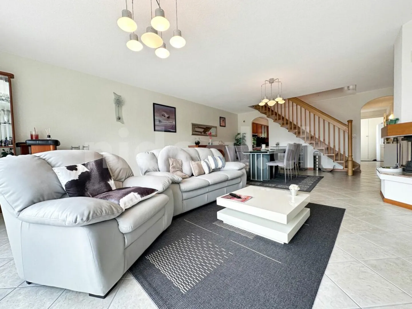 Wunderschöne Villa-Wohnung von 164 m2 ideal für eine Familie - Foto 1 von 14