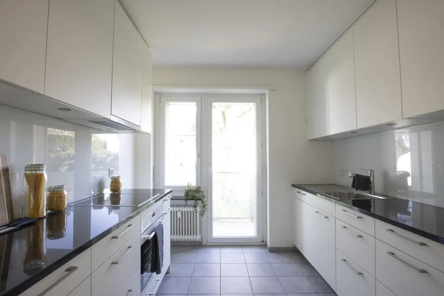 Bright apartment with balcony on Bruderholz - Photo 11 of 11