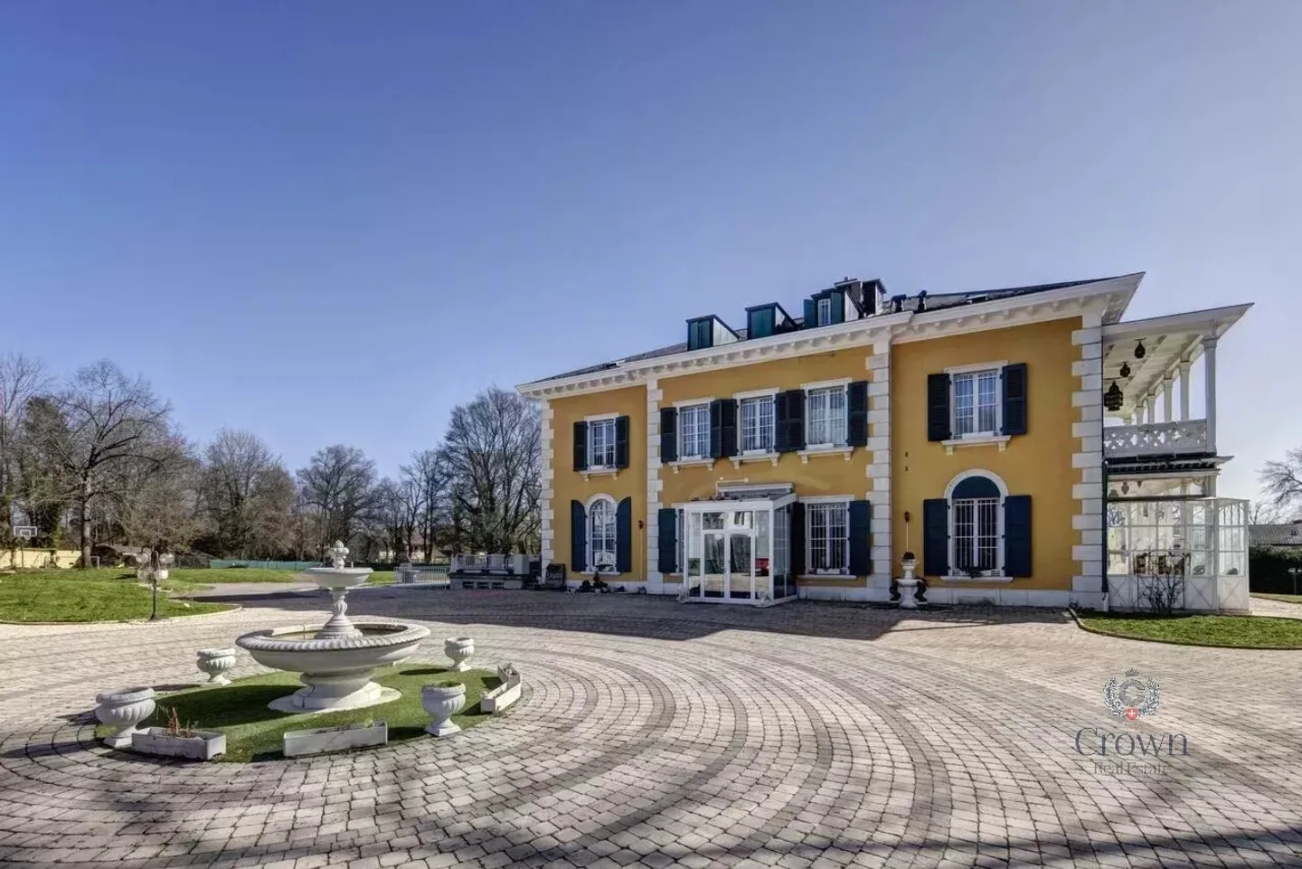 20-room House - Photo 3 of 10