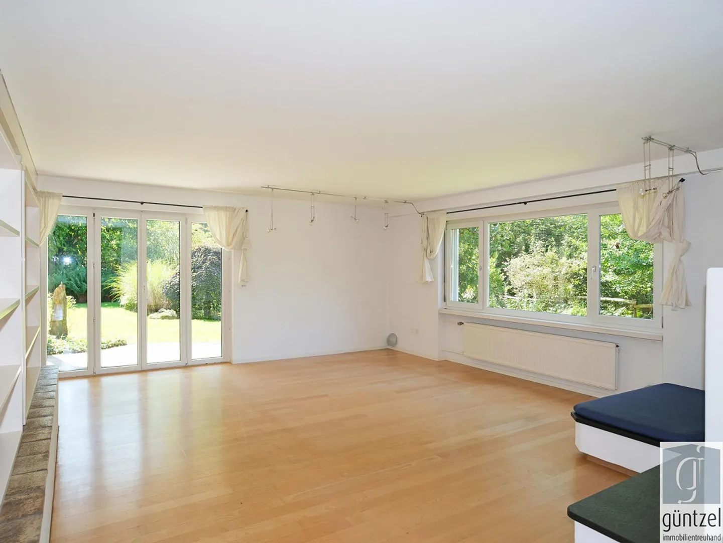 Single-family house with potential in a quiet, idyllic location - Photo 4 of 13