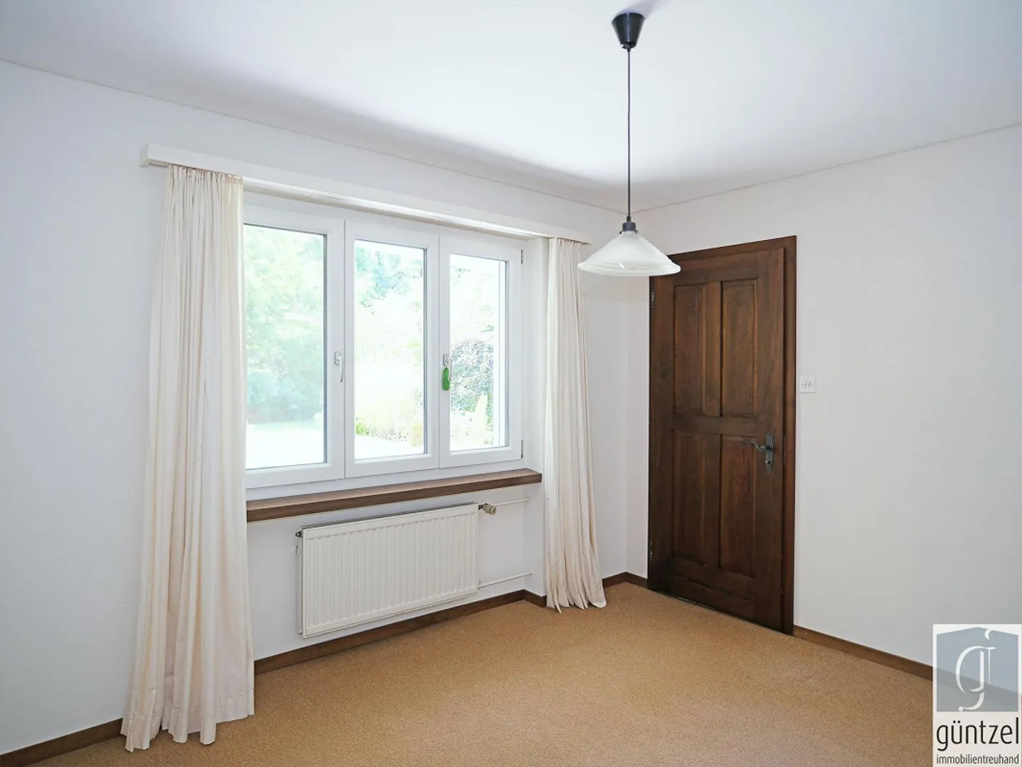 Single-family house with potential in a quiet, idyllic location - Photo 5 of 13